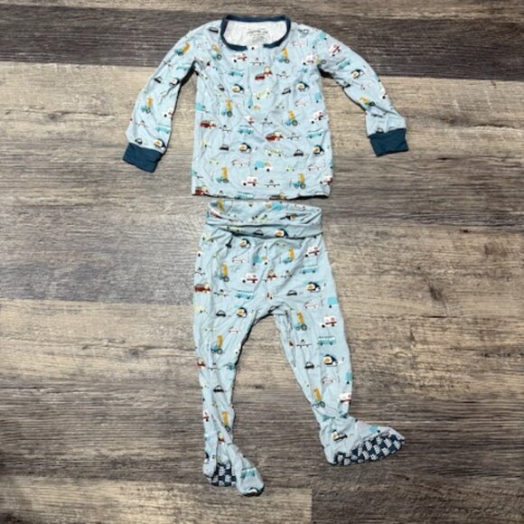 Magnetic Me 9-12 Months Two Peice Footie Pajamas Set Cars Print - Picture 1 of 6